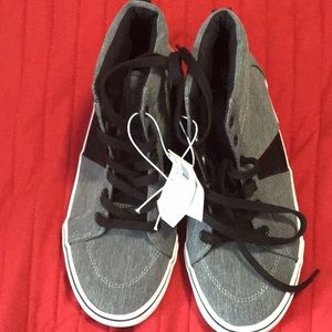 BOYS SHOES